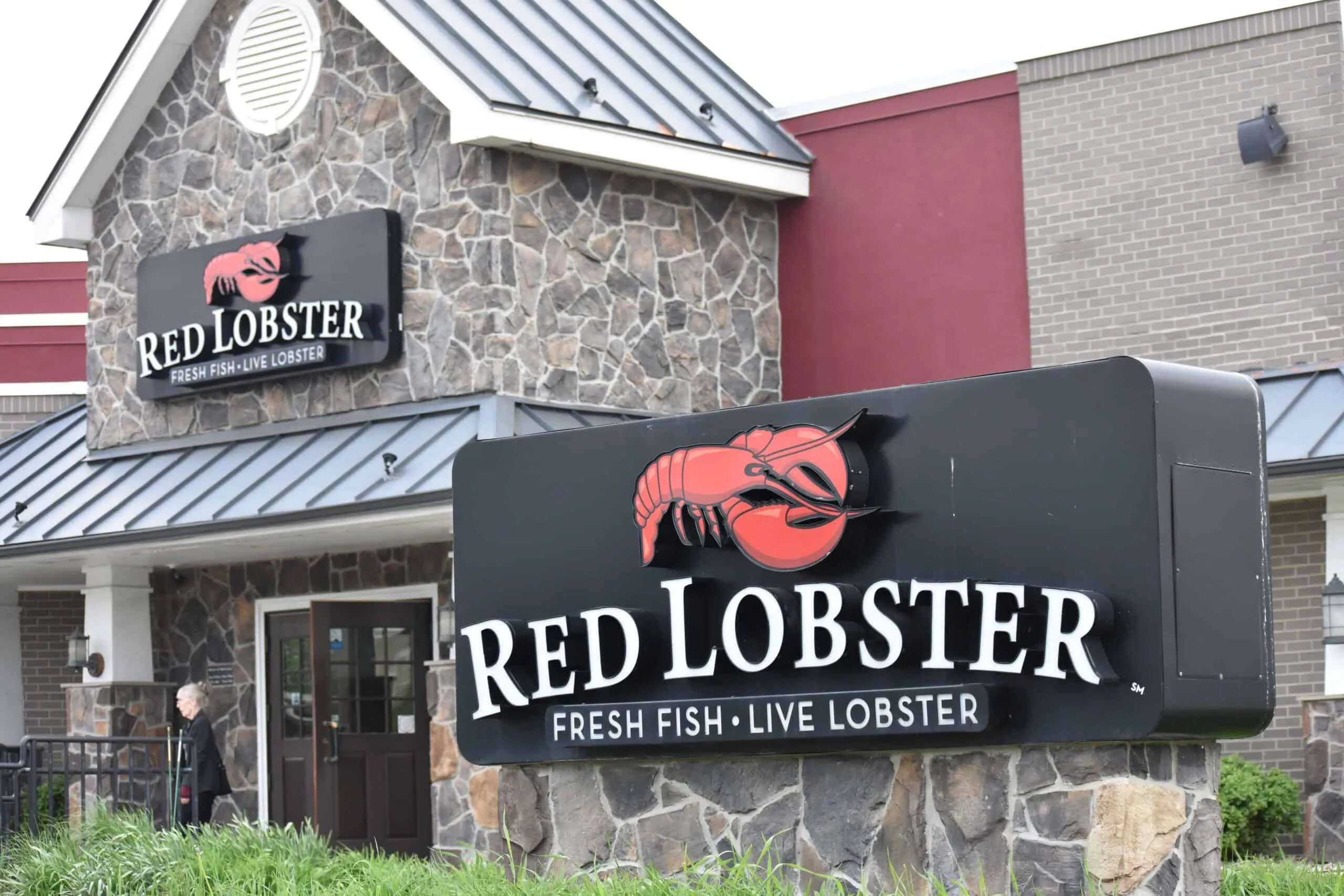 Rallying Brand Love to Create Consumer Support for Red Lobster Amidst Chapter 11 Filing